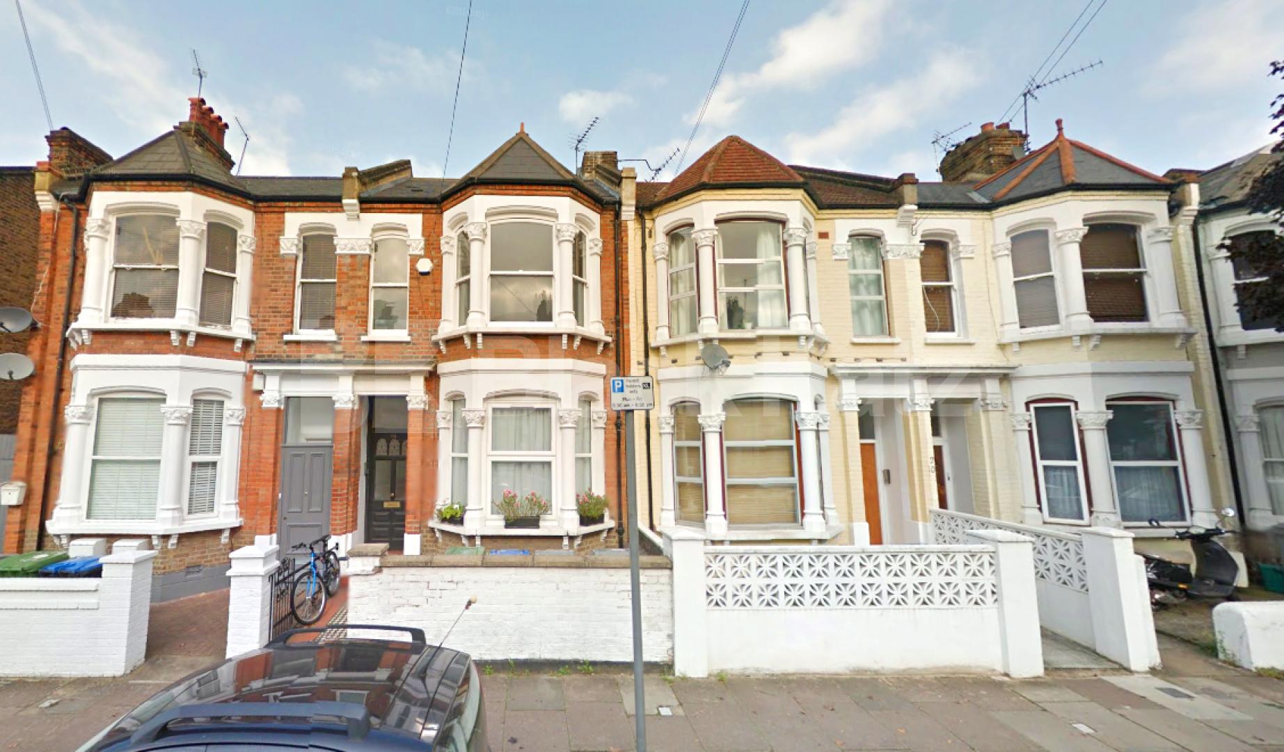 Cozy cottage comfortable and charming 2 Bedroom, Furnished Flat in